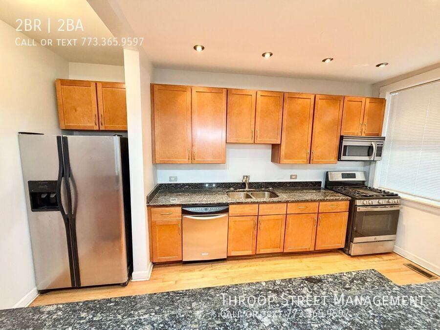 5228 S Ingleside Ave #1B - Photo 2 of 11