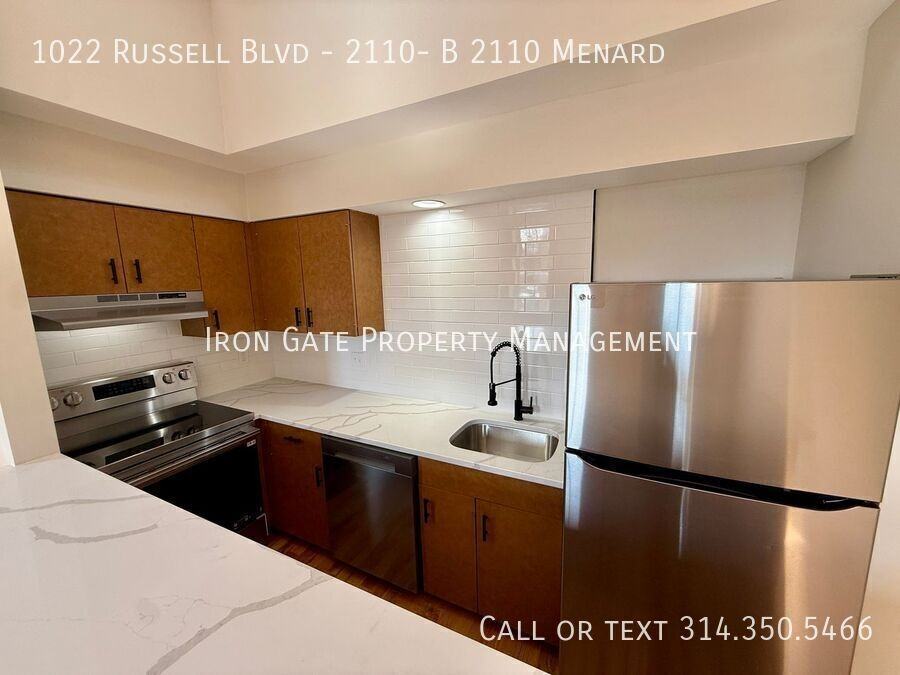 2110 2110 Menard Unit #B - Photo 3 of 10