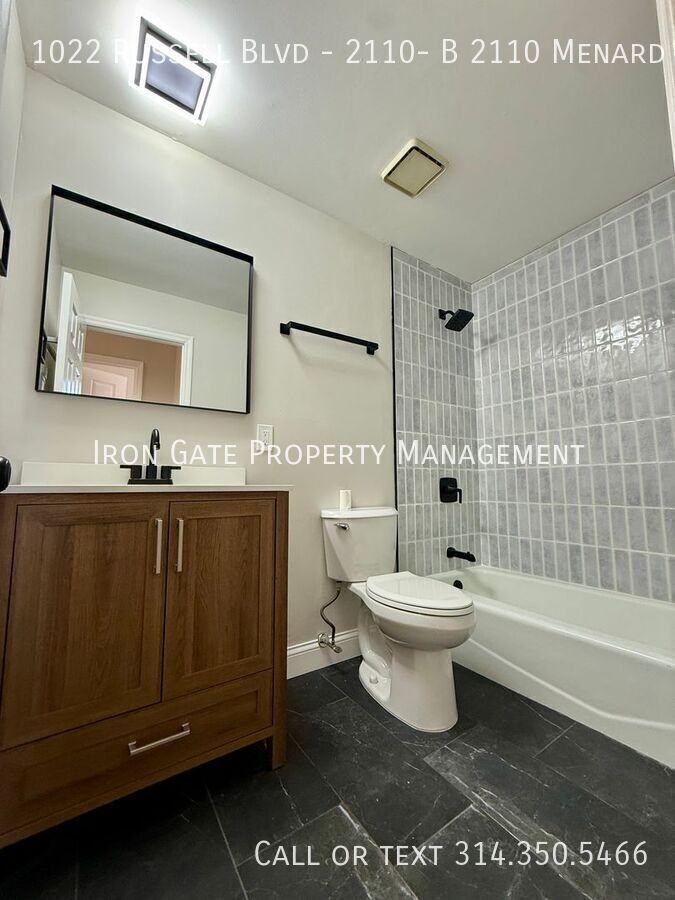 2110 2110 Menard Unit #B - Photo 7 of 10