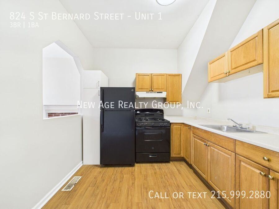 824 S Saint Bernard St #1 - Photo 4 of 10