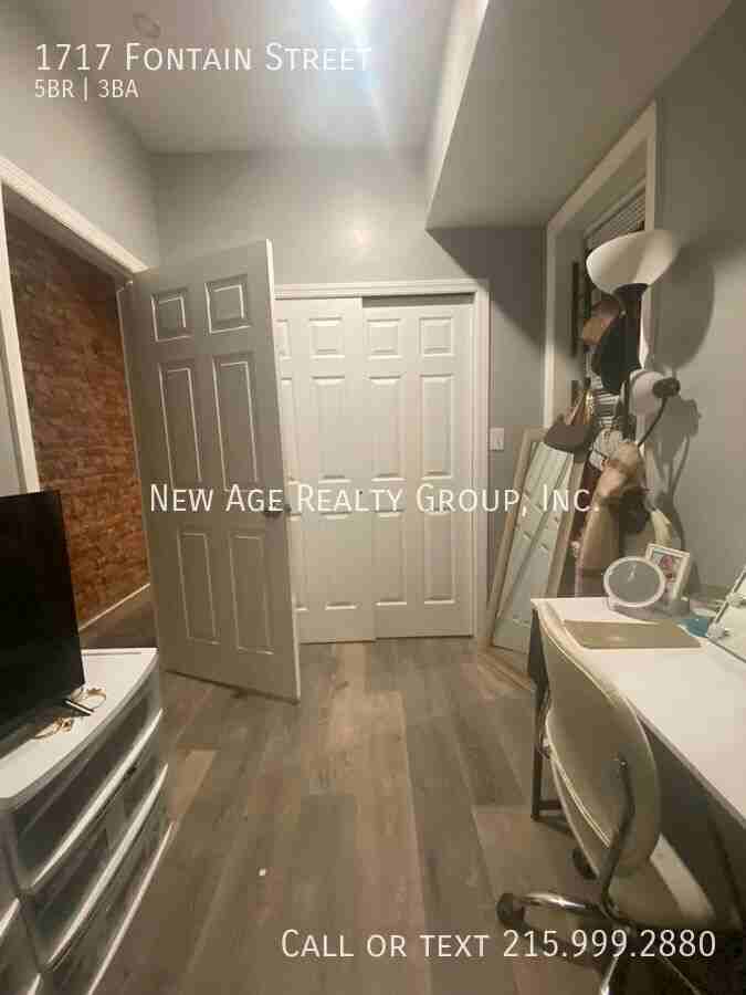 1717 Fontain St - Photo 5 of 16