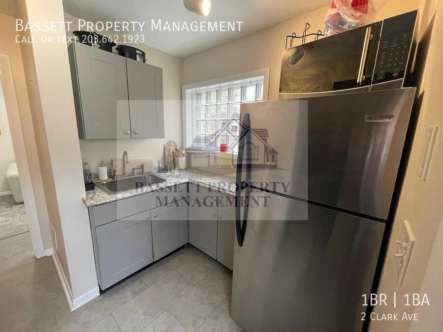 2 Clark Ave - Photo 4 of 16