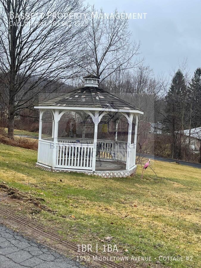 1952 Middletown Ave - Photo 2 of 18