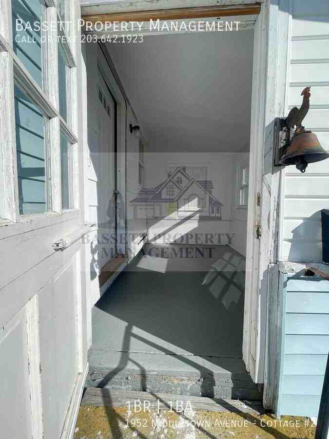 1952 Middletown Ave - Photo 3 of 18