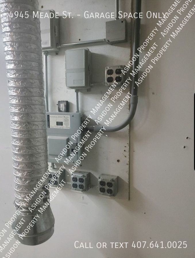 4945 Meade St - Photo 2 of 4