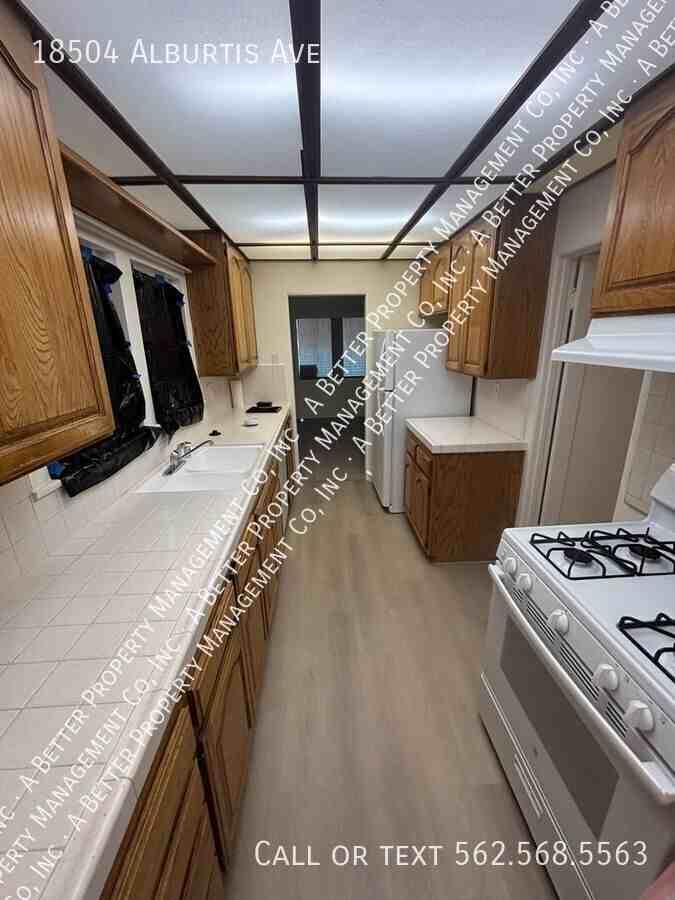 18504 Alburtis Ave - Photo 2 of 13