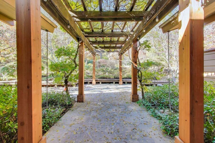 28 Meadow Rd - Photo 2 of 50