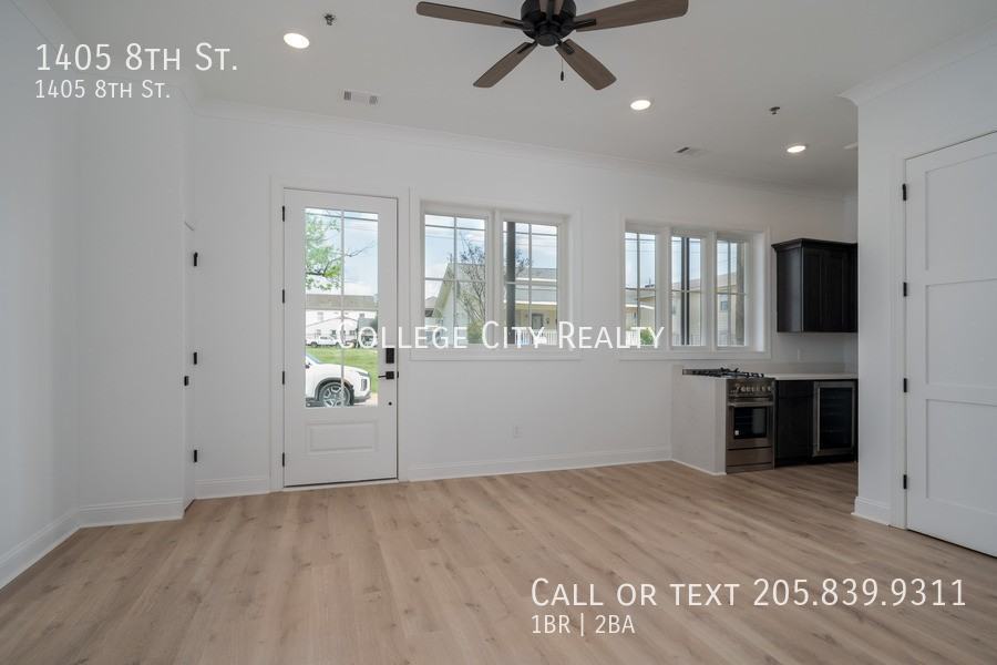 1405 8th St - Photo 4 of 45