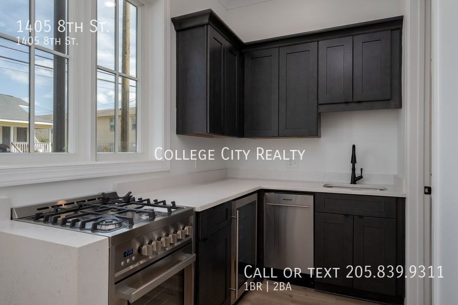 1405 8th St - Photo 7 of 45