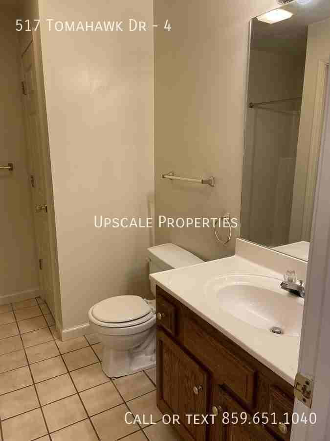 517 Tomahawk Dr #4 - Photo 3 of 12
