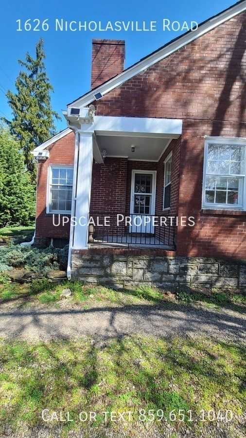 1626 Nicholasville Rd - Photo 3 of 22