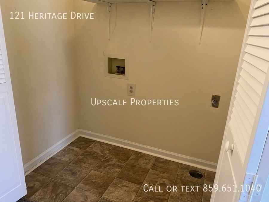 121 Heritage Dr - Photo 3 of 8
