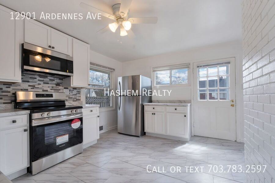 12901 Ardennes Ave - Photo 3 of 15