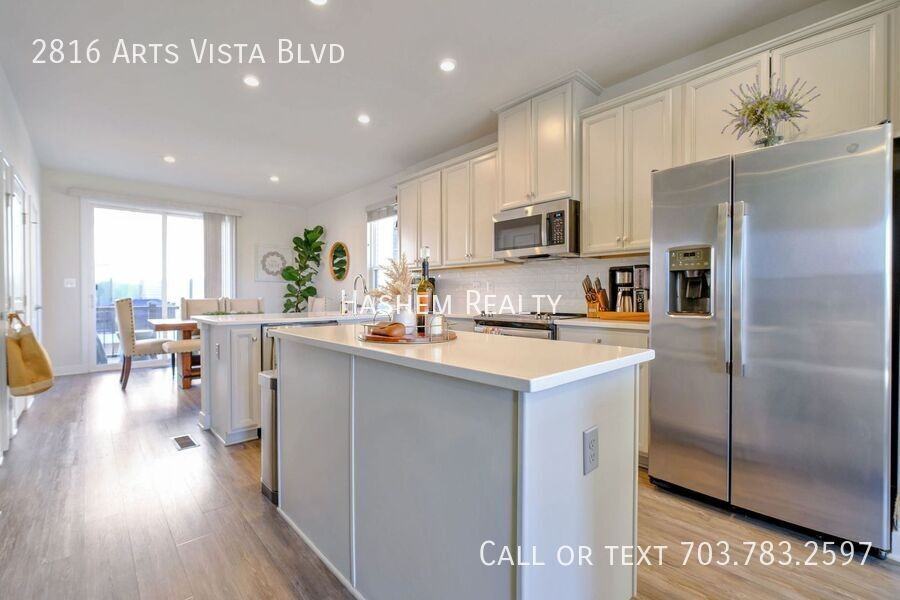 2816 Arts Vista Blvd - Photo 3 of 23