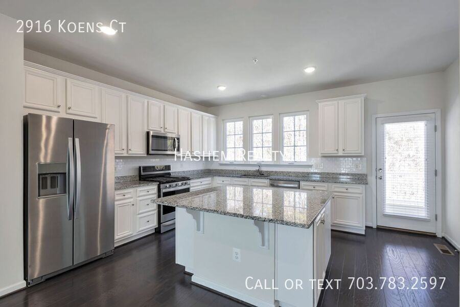 2916 Koens Ct - Photo 3 of 15