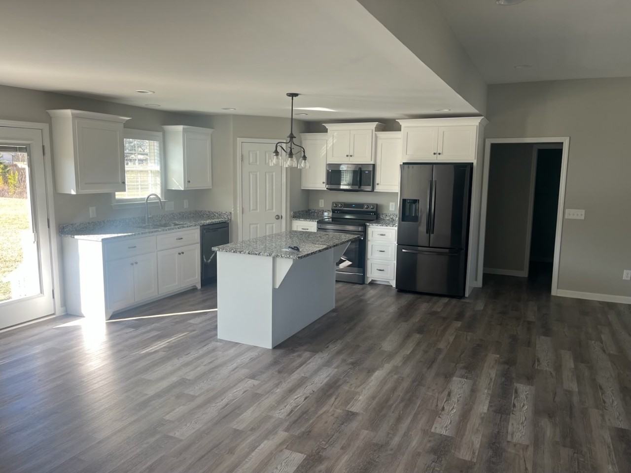 110 Sundance Dr - Photo 3 of 16