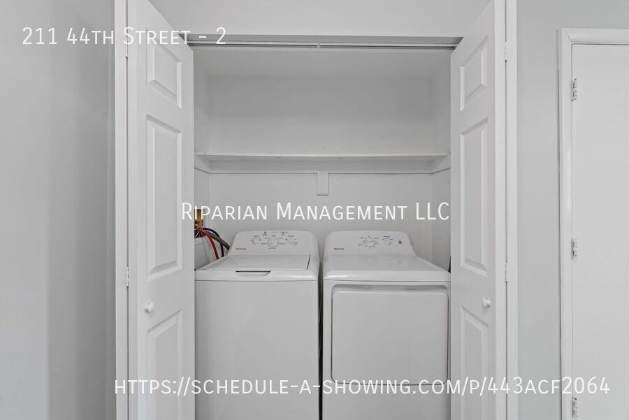 211 44th St #2 - Photo 5 of 32