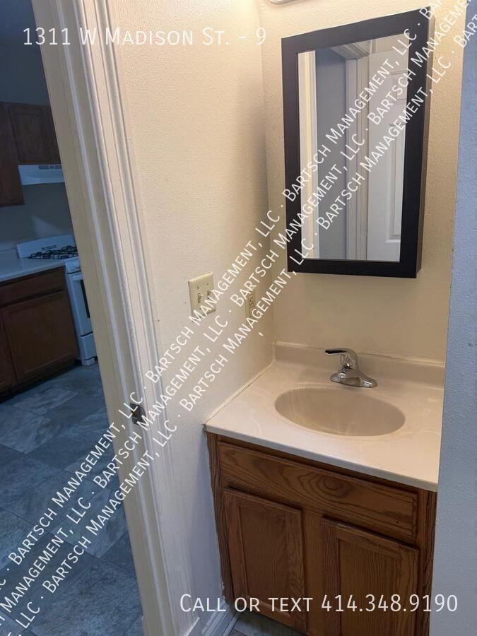 1311 W Madison St #9 - Photo 7 of 7