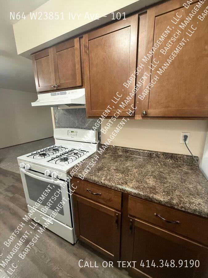 N64W23851 Ivy Ave #101 - Photo 5 of 25