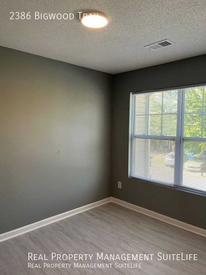 2386 Bigwood Trl - Photo 6 of 10