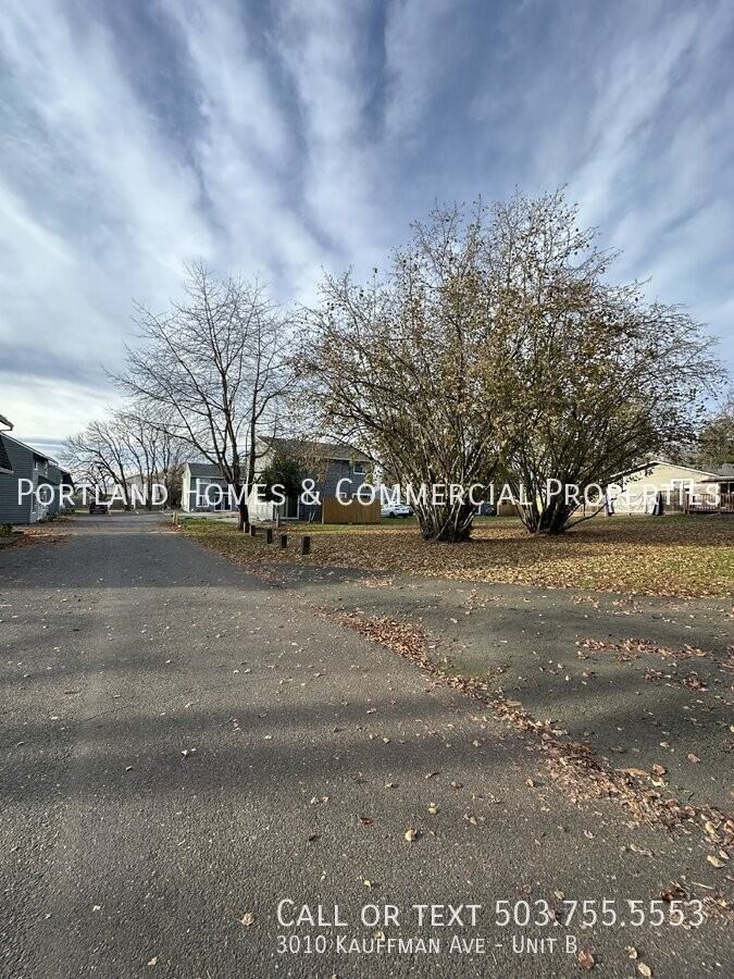 3010 Kauffman Ave Apt B - Photo 2 of 22