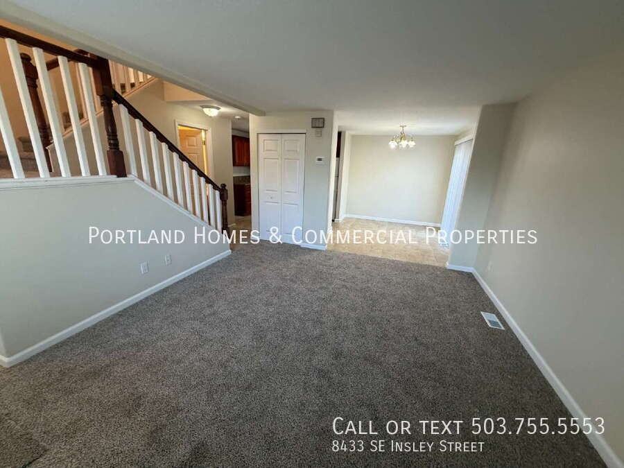 8433 Se Insley St - Photo 3 of 11