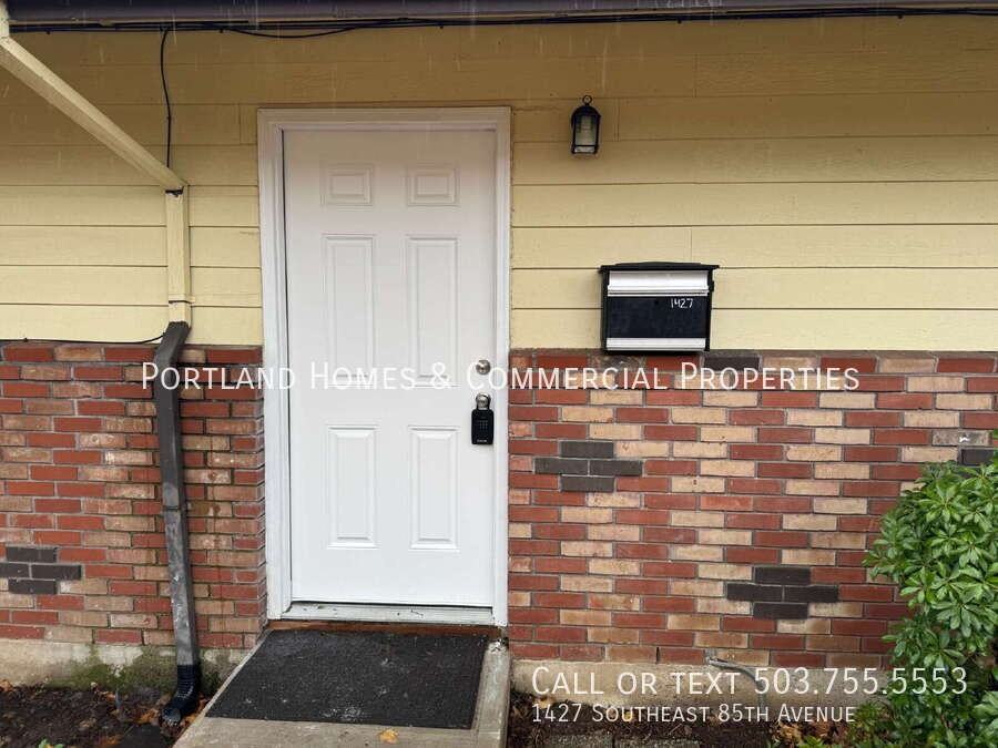 1427 Se 85th Ave - Photo 2 of 10