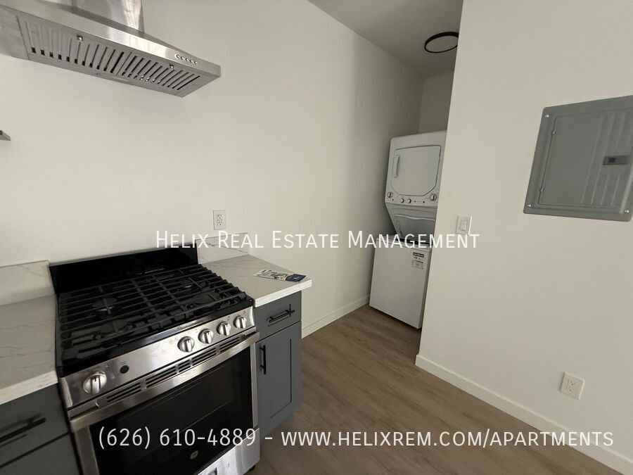 405 N Euclid Ave #409 - Photo 3 of 11