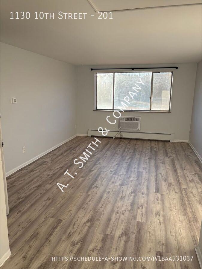 1130 10th St #201 - Photo 3 of 26