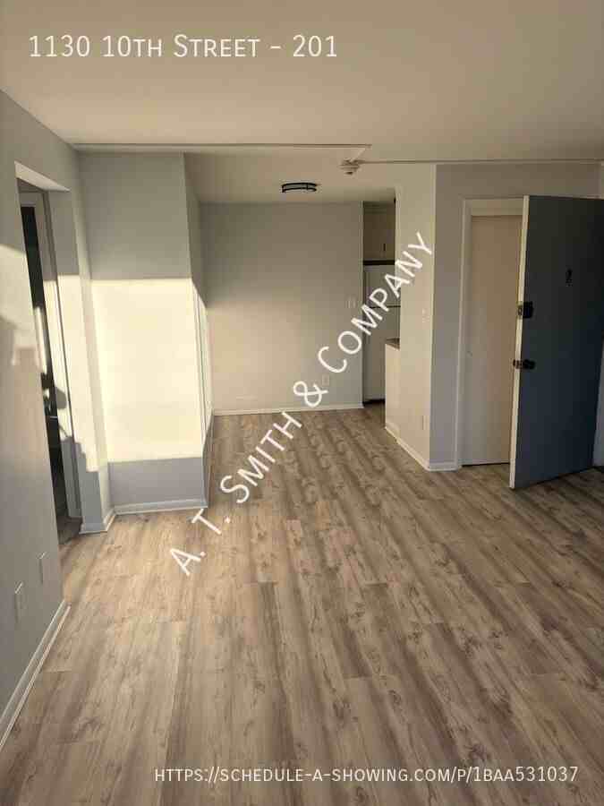 1130 10th St #201 - Photo 4 of 26