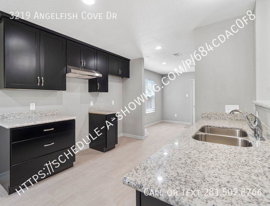 3219 Angelfish Cv - Photo 3 of 15