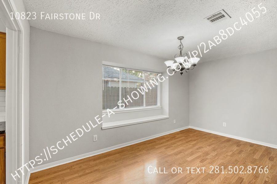 10823 Fairstone Dr - Photo 5 of 12