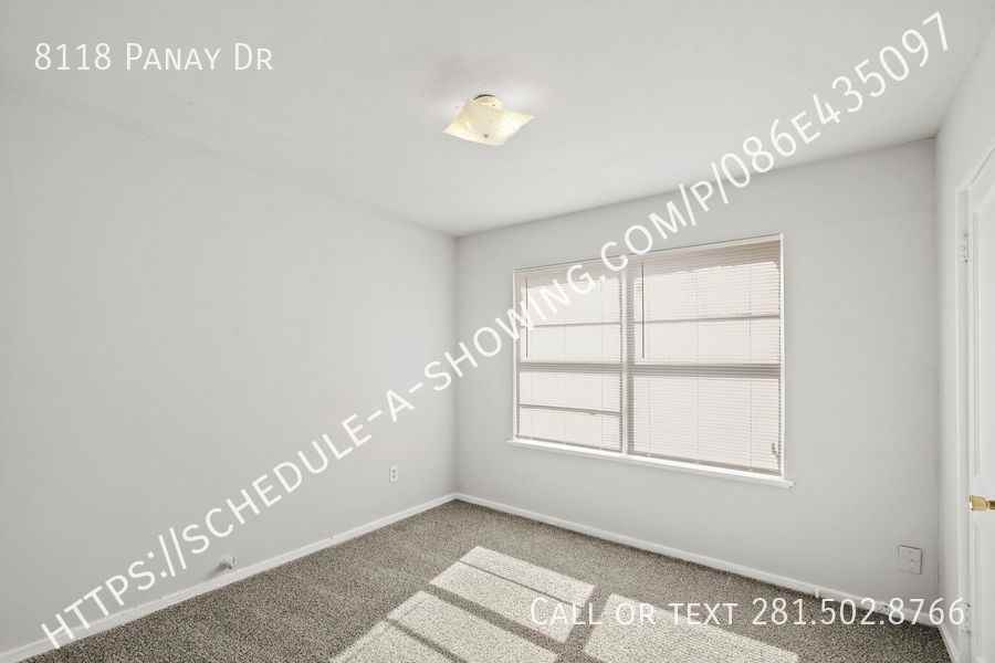 8118 Panay Dr - Photo 2 of 9