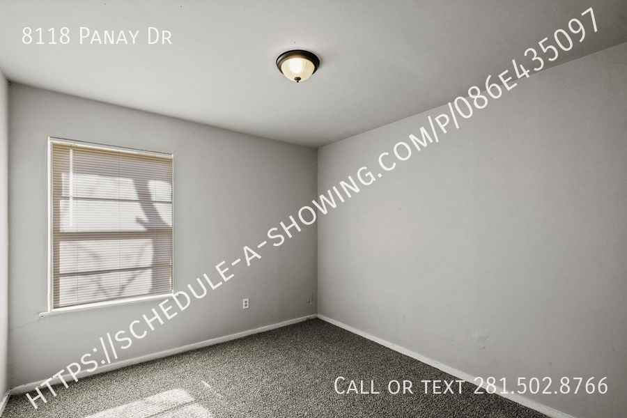8118 Panay Dr - Photo 3 of 9