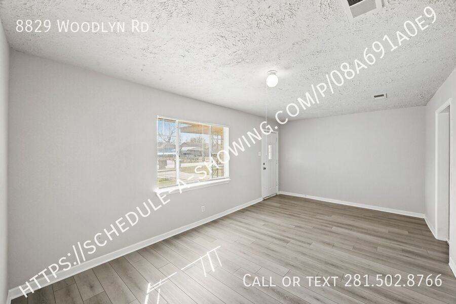 8829 Woodlyn Rd - Photo 5 of 16