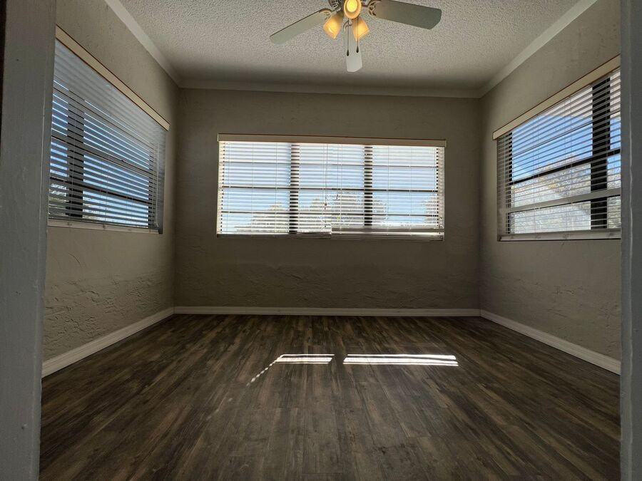 163 Avenue A Se #3 - Photo 3 of 11