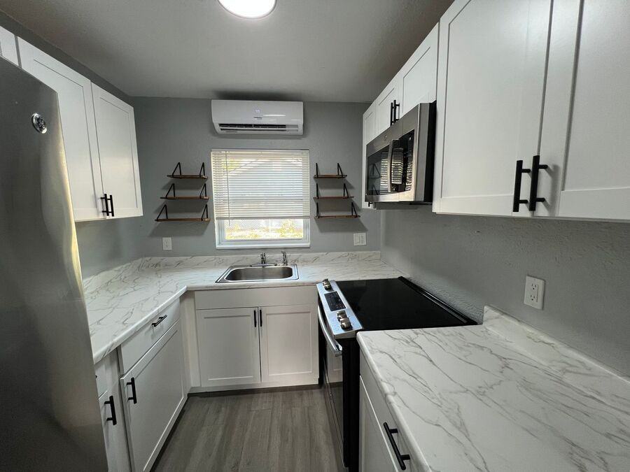 351 Avenue N Ne #2 - Photo 4 of 5