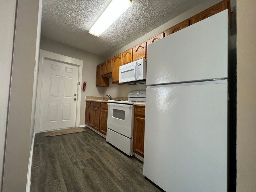 163 Avenue A Se #4 - Photo 6 of 11