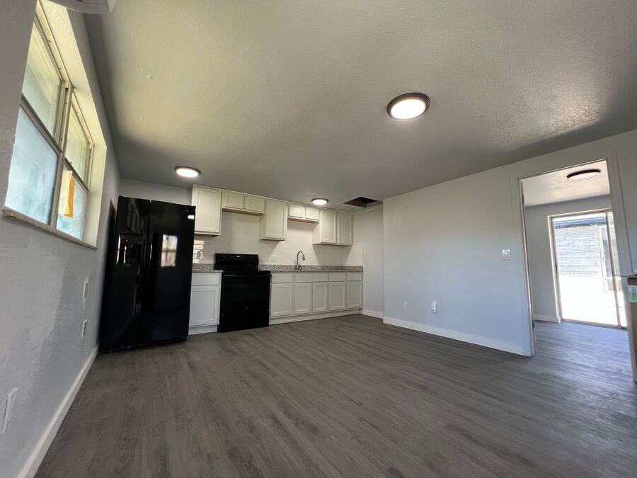 9320 Grandfield Rd #B - Photo 2 of 4