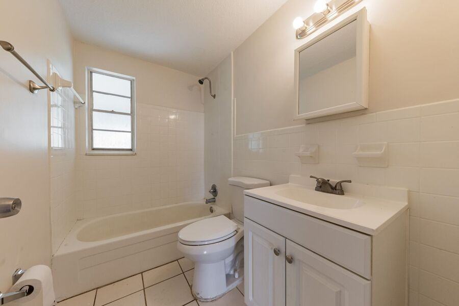 907 Lake Jessie Dr #A - Photo 6 of 8