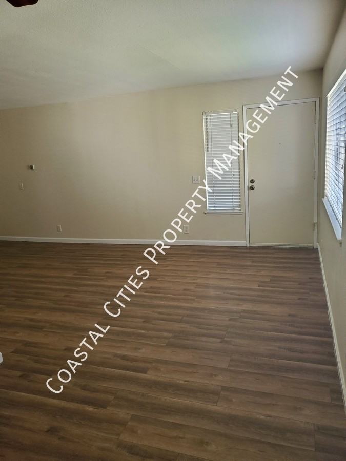 2429 College Ln #1 - Photo 5 of 31