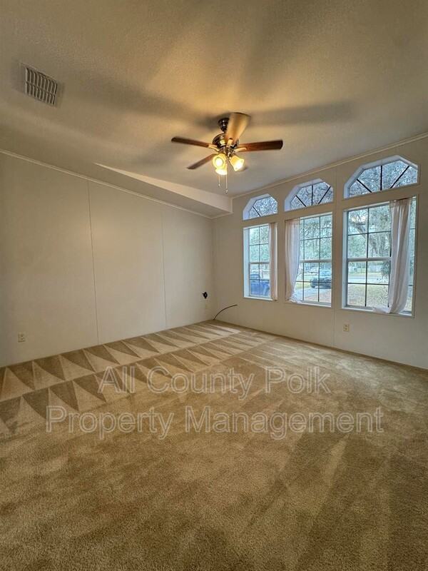 913 Saddlewood Blvd - Photo 5 of 30