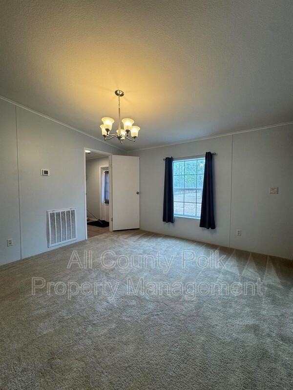 913 Saddlewood Blvd - Photo 6 of 30