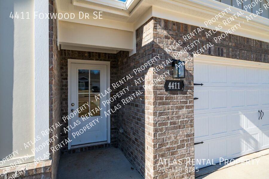 4411 Foxwood Dr Se - Photo 4 of 19