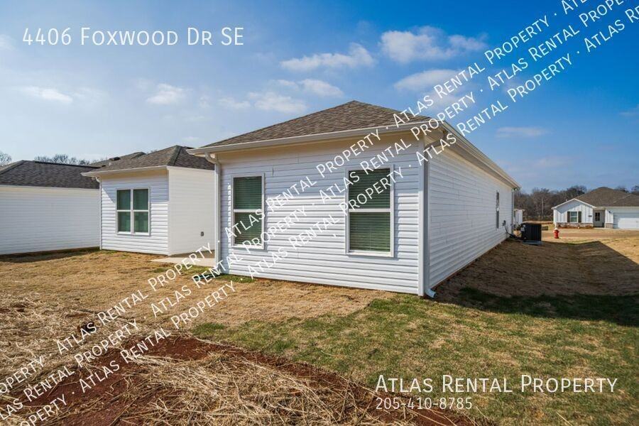 4406 Foxwood Dr Se - Photo 2 of 22