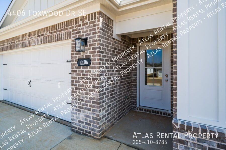 4406 Foxwood Dr Se - Photo 4 of 22