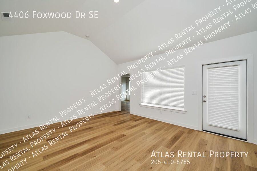 4406 Foxwood Dr Se - Photo 6 of 22