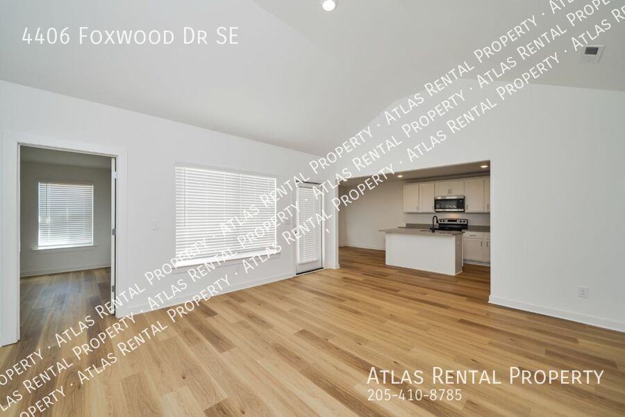 4406 Foxwood Dr Se - Photo 7 of 22