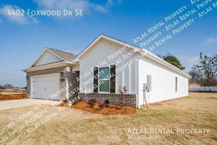 4402 Foxwood Dr Se - Photo 2 of 23