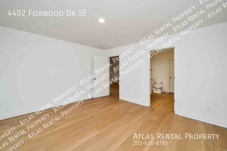 4402 Foxwood Dr Se - Photo 6 of 23